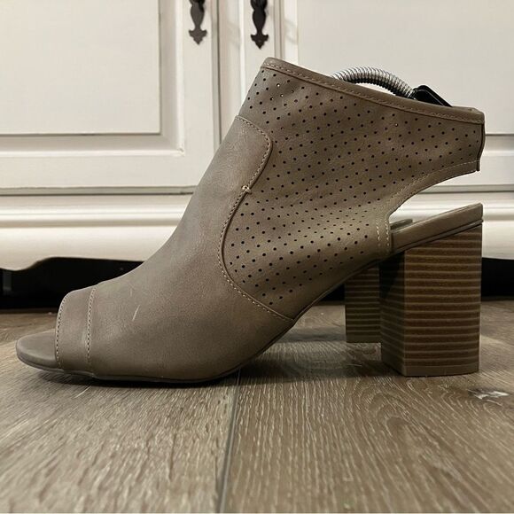 A.N.A. Tasha Zip Peep Toe Heeled Ankle Boots Size 11 - Picture 8 of 9